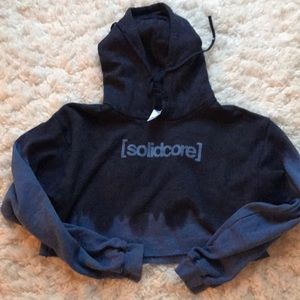 solidcore cropped hoodie